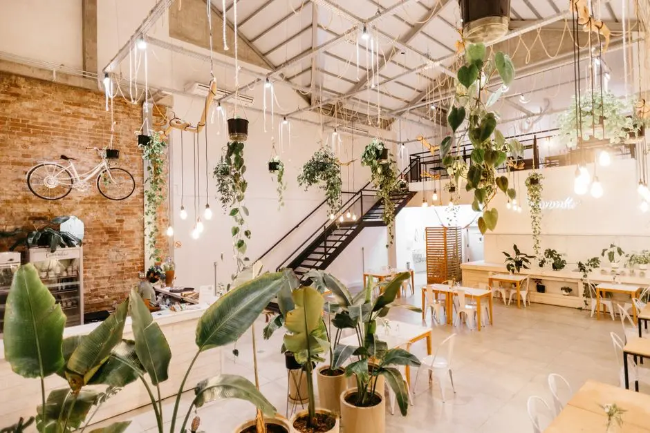 Interior kafe modern di Jakarta